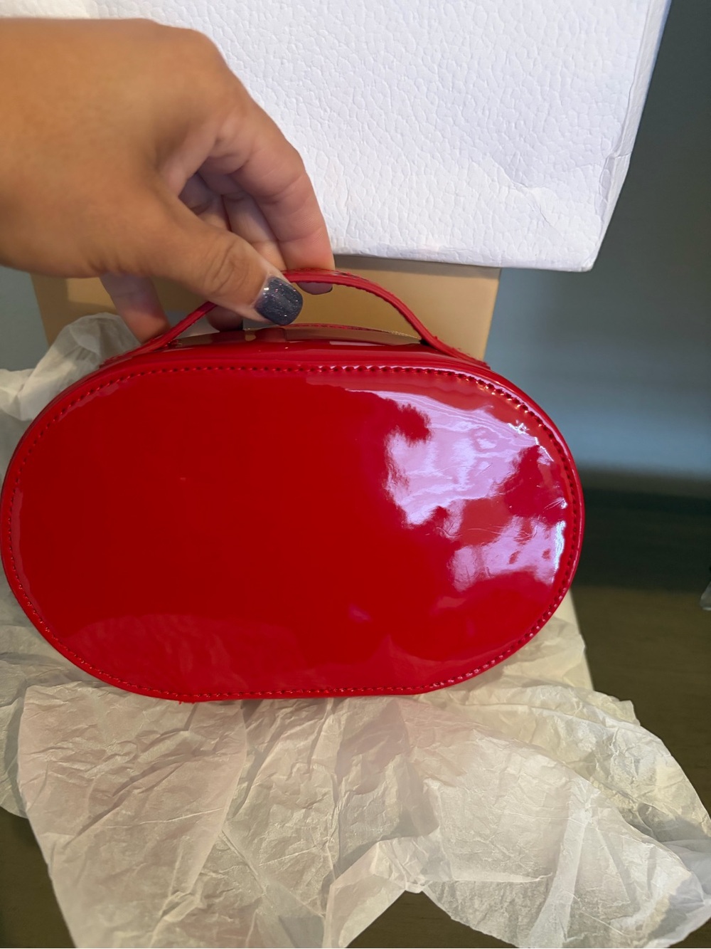 Dior beauty Red Patent Oval Top-Handle makeup bag!!❤️❤️ - Picture 3 of 9